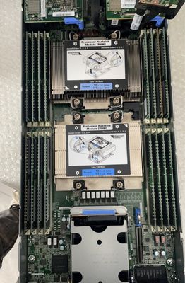 Lenovo ThinkSystem SN550 V2 ブレイド サーバー 2.2 GHz プロセッサ 発送準備中